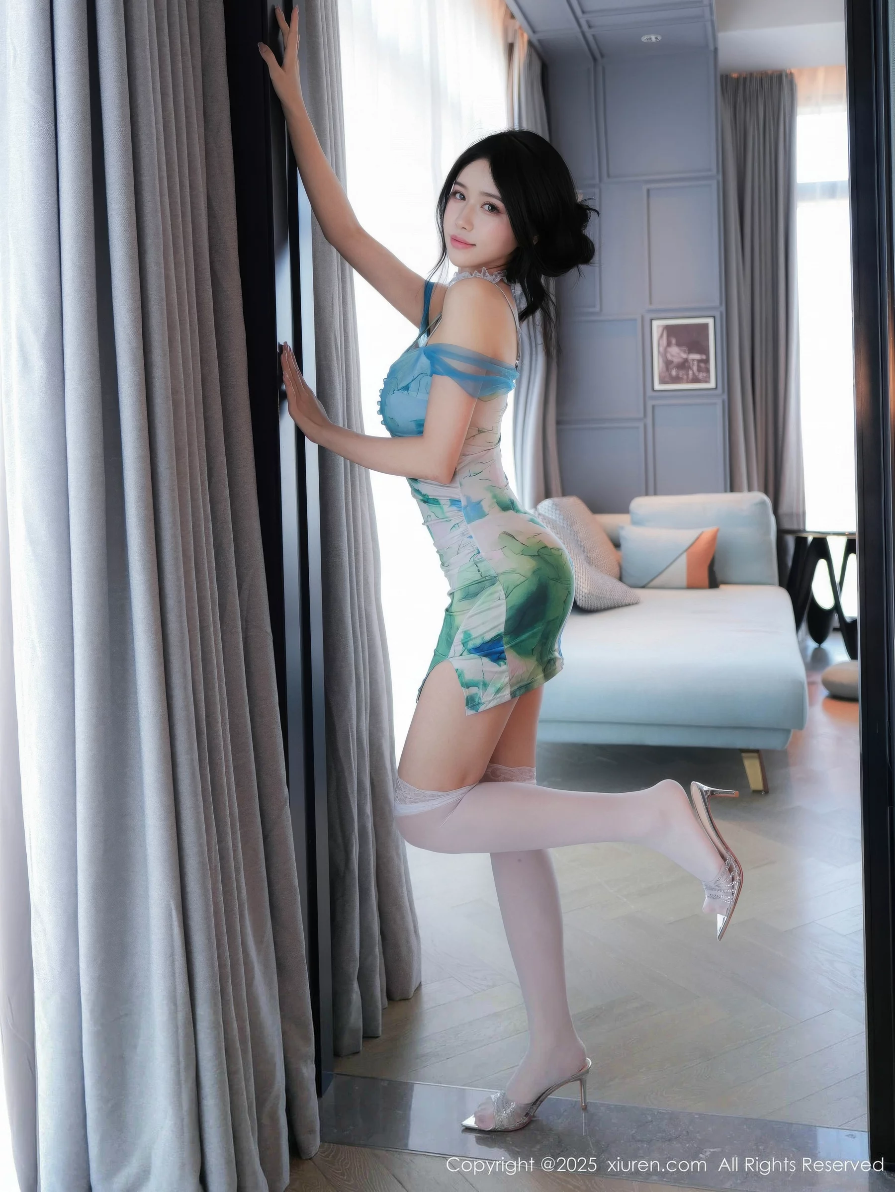 [XiuRen秀人网]第10859期诗莉吖写真-秀人资源网