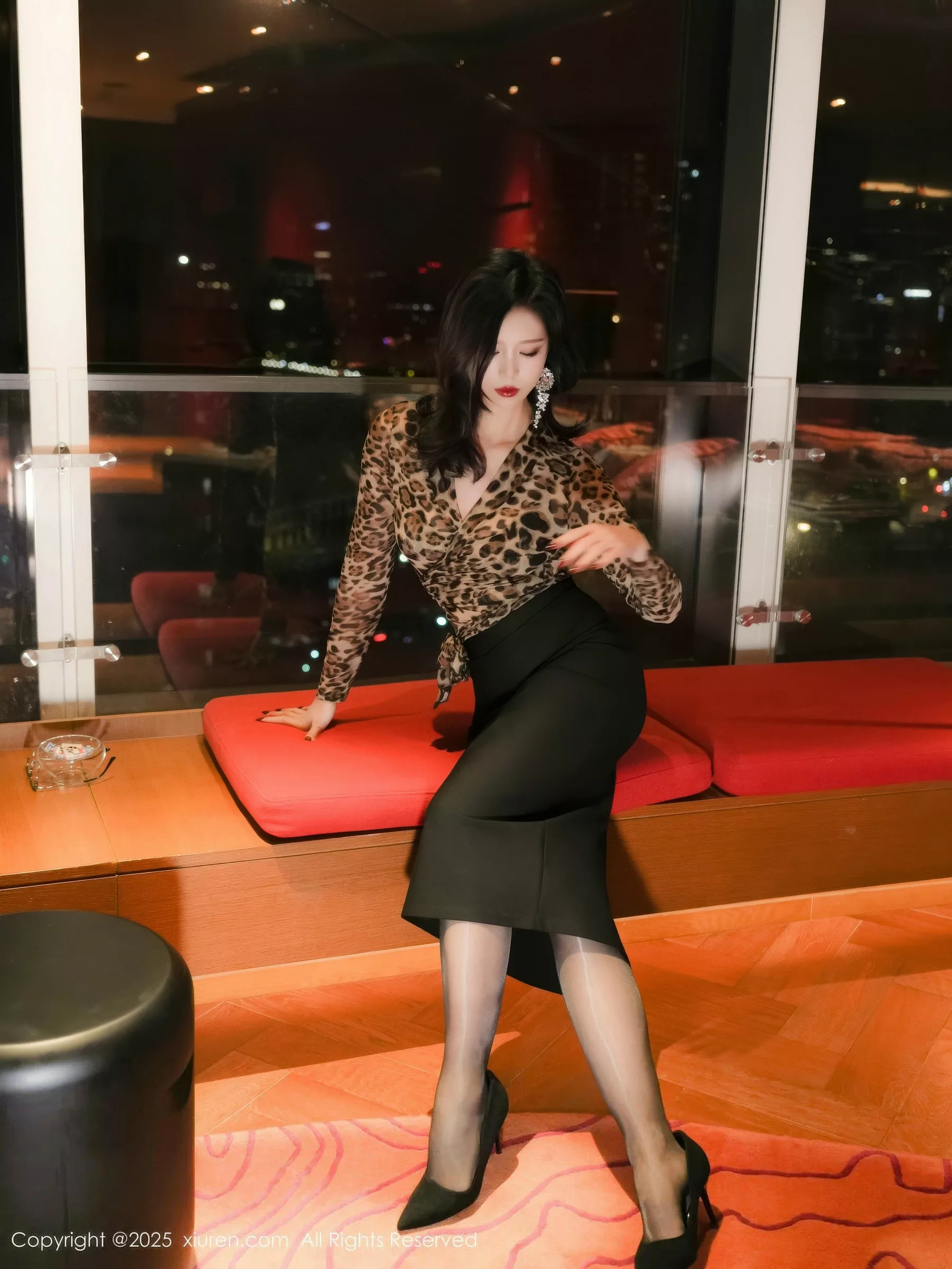 图片[5]-[XiuRen秀人网]第10901期玫瑰我爱你写真-秀人资源网